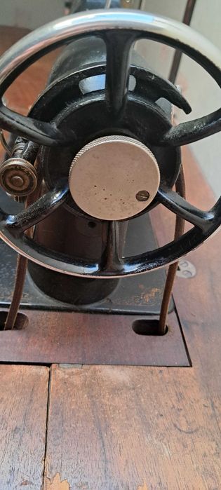 Антична шевна машина Haid & Neu от фабриката в Karlsruhe