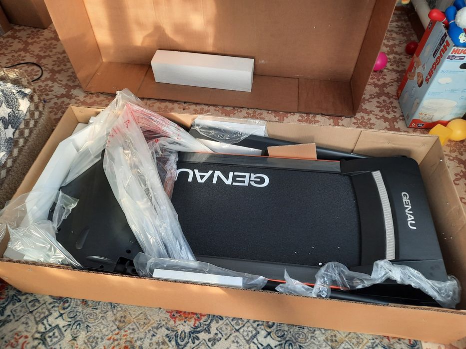 Продам беговую дорожку Genau TR50