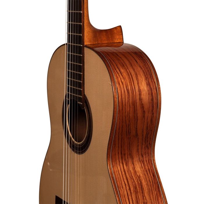 Класическа китара Hora SM602