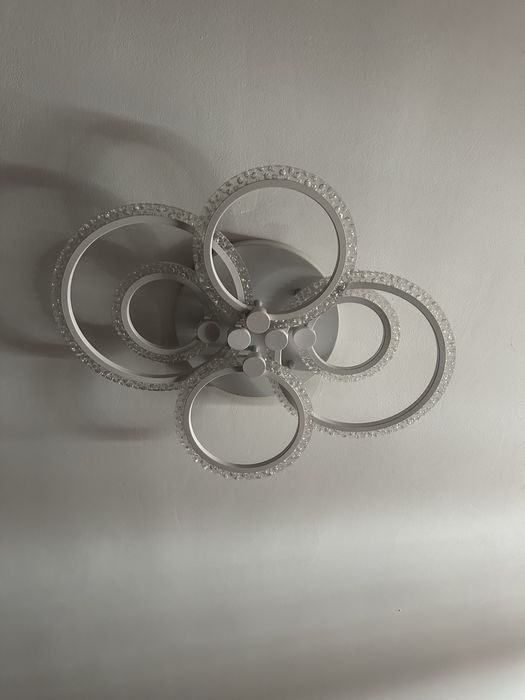 Люстра на потолок