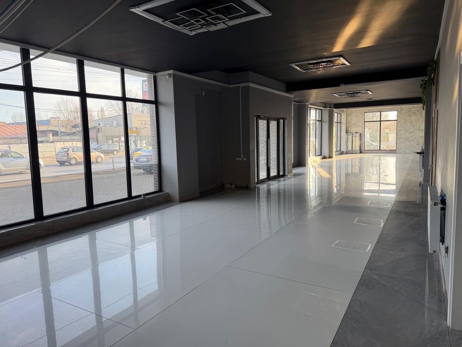 Spatiu comercial de vanzare