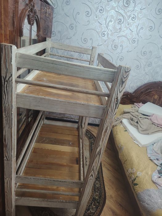 Детская двухярусная кровать