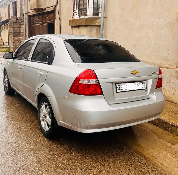 Нексия 3 сотилади