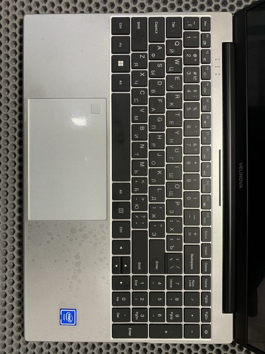 Новый ультрабук. 4 ядра. Озу 16gb. Ssd 512gb.