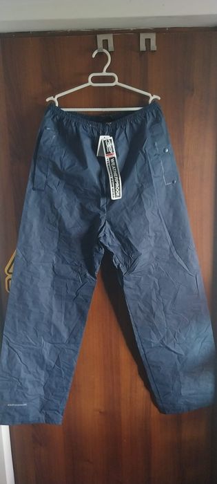 Pantalon cauciucat mărime M