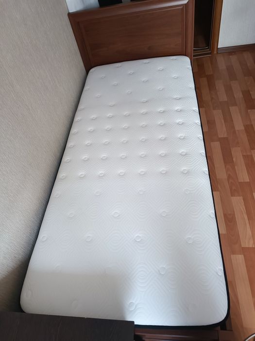 Продам кровать односпальную