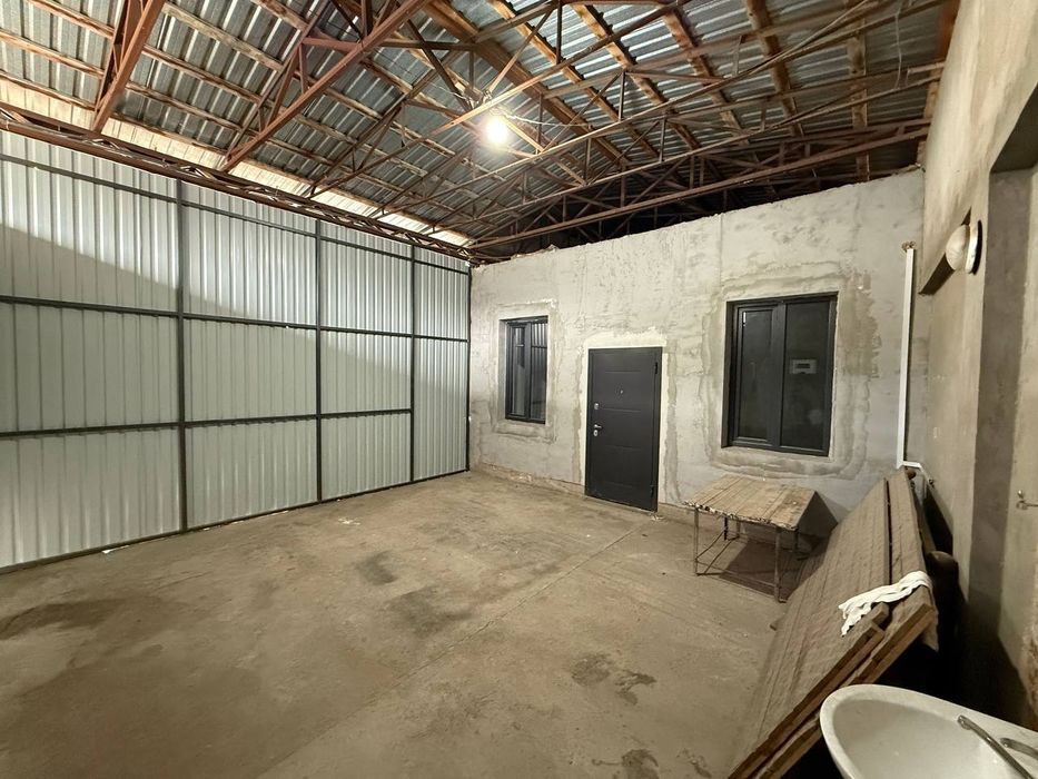 Сдаётся помешения под офиса или для швейного цеха.