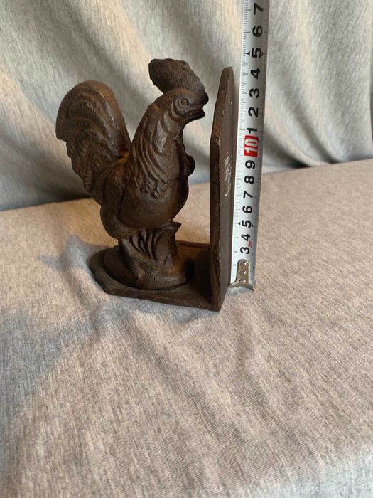 чугунен стопер за книги петел