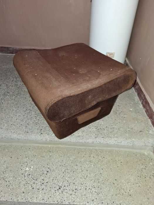 2 крисла и 1табуретка