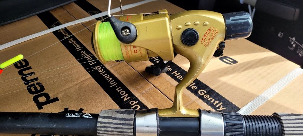 Bat pescuit cu mulineta