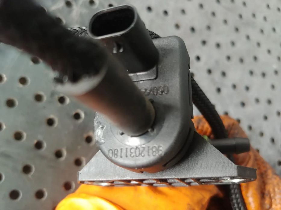 electrovalva  cu conducta aer  1.5cdti  yh01 peugeot 3008 208 opel vivaro c  citroen jumper  9812031180