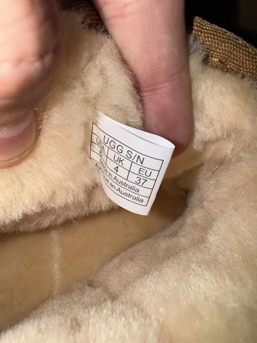 vand ghete UGG mini