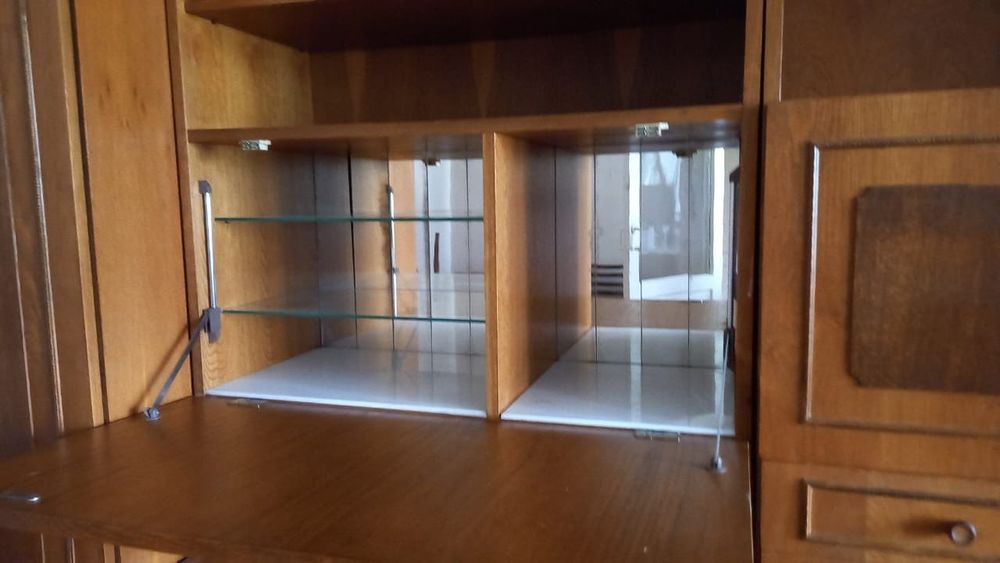 Продаю хороший советский шкаф