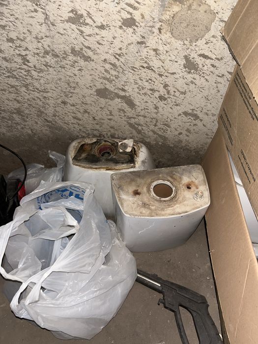 Продам унитазы, бачки, раковина