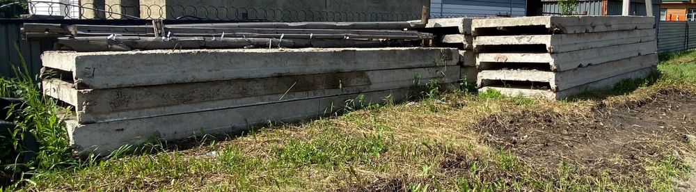 Плиты перекрытия П образные, ребристые.