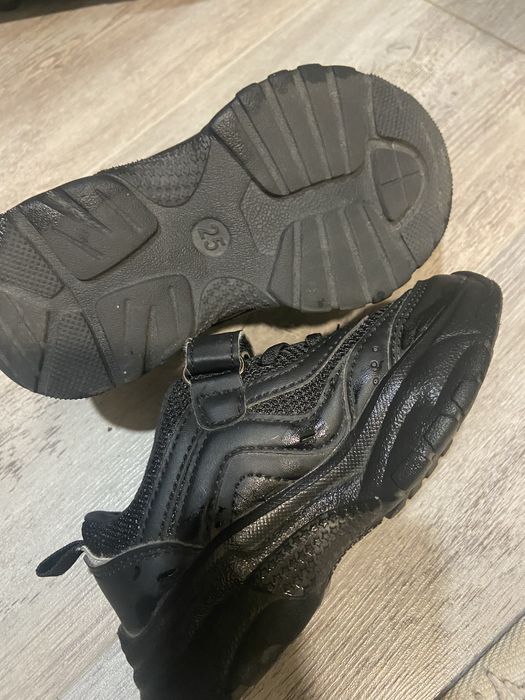 Кроссовки детские