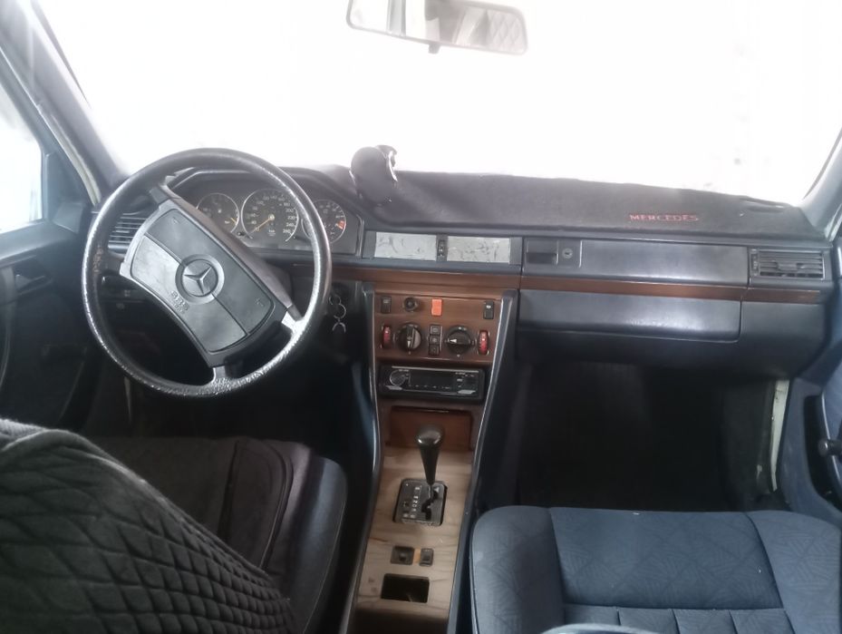 Мерседес 124 е300