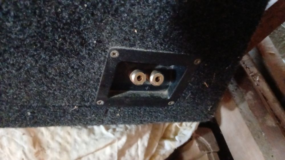 Vând subwoofer auto