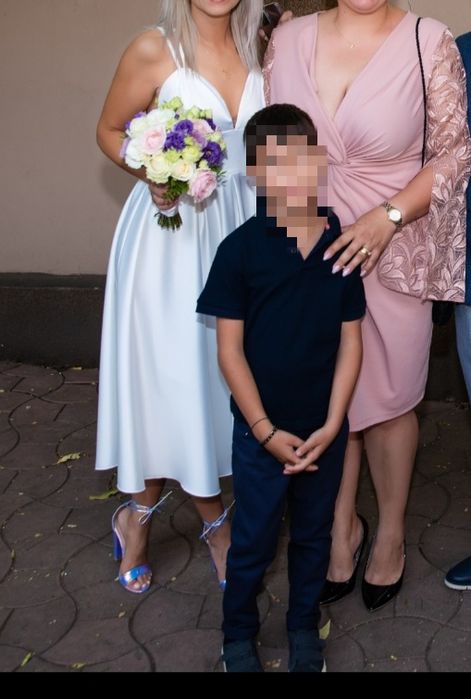 Vând rochii pentru eveniment