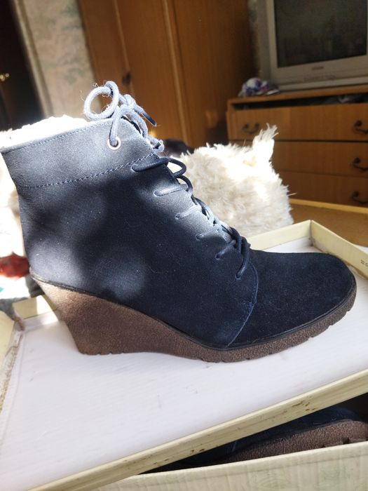 Продам женскую обувь