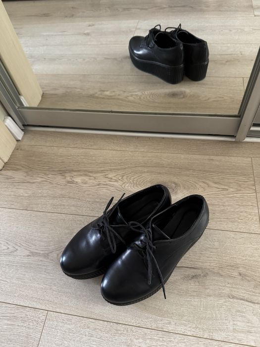 Кожаные ботинки на платформе