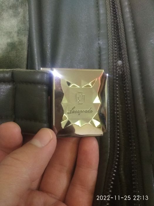 Usti koja ichi vilyur modniy plash sotiladi