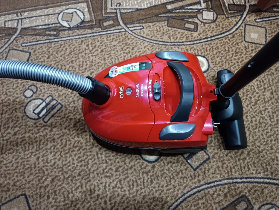 Продам пылесос altel 1600 W