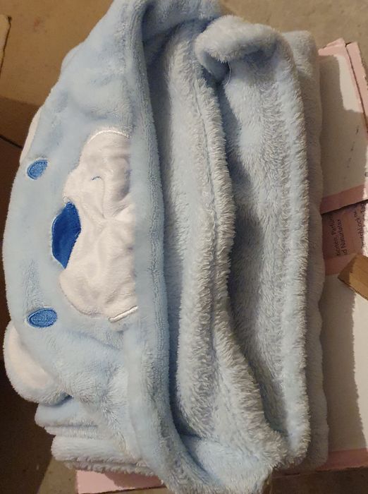 Pătură cu gluga albastra