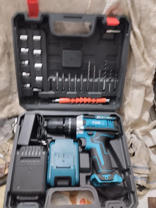 Шуруповёрт набор инструментов сварочный аппарат  генератор