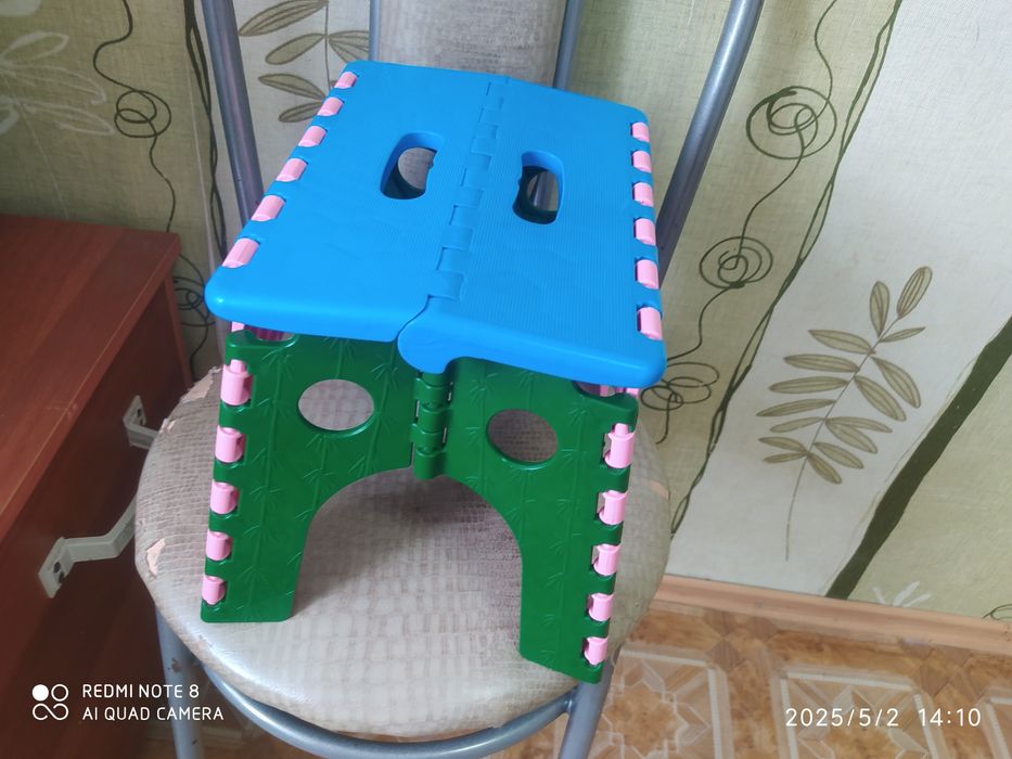 Продам детский складной стульчик