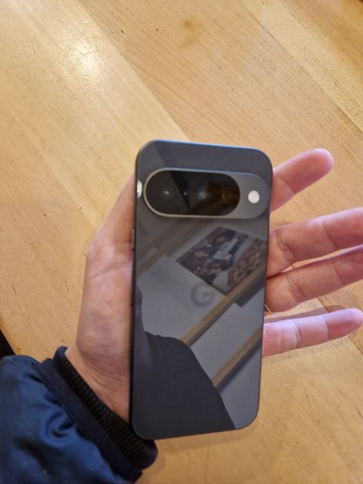 Google Pixel 10 Obsidian