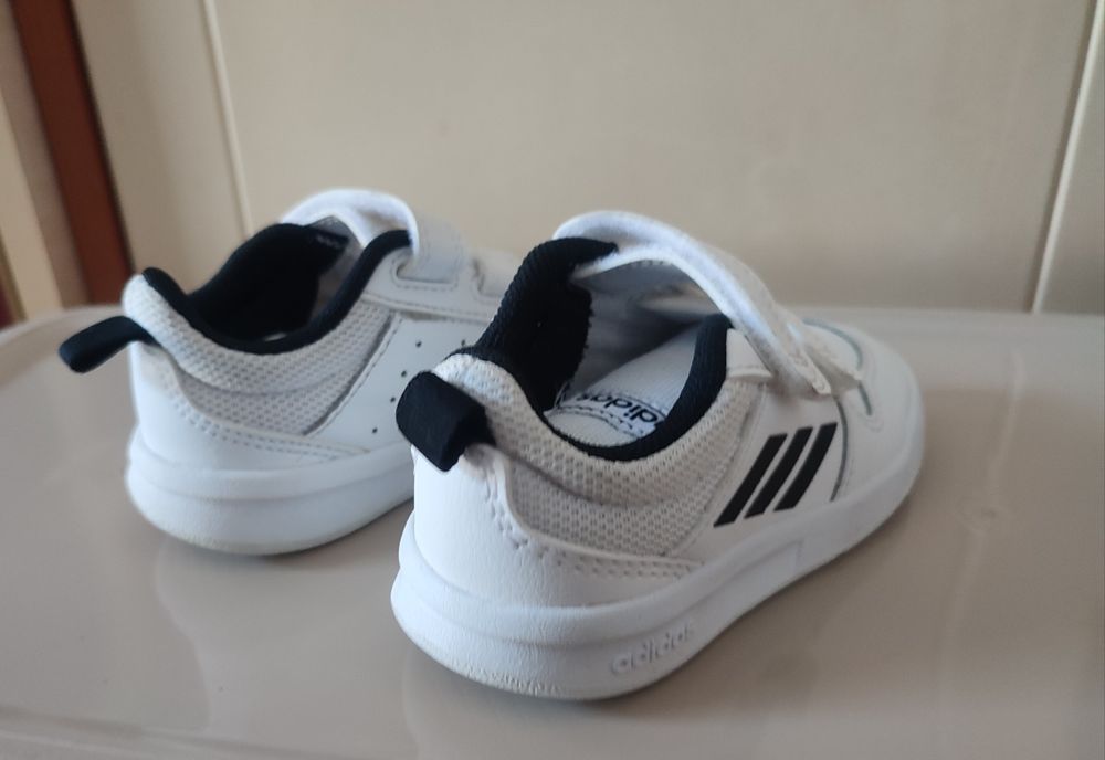 Детски кожени маратонки  Adidas