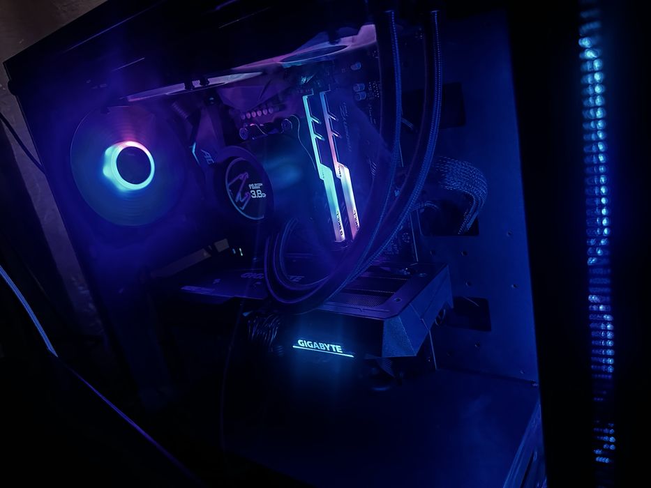 Vand/Schimb Pc gaming ryzen 7-5800x rtx 3060 ti 32gb