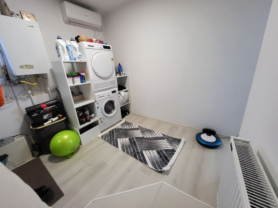 Vând apartament cu doua camere
