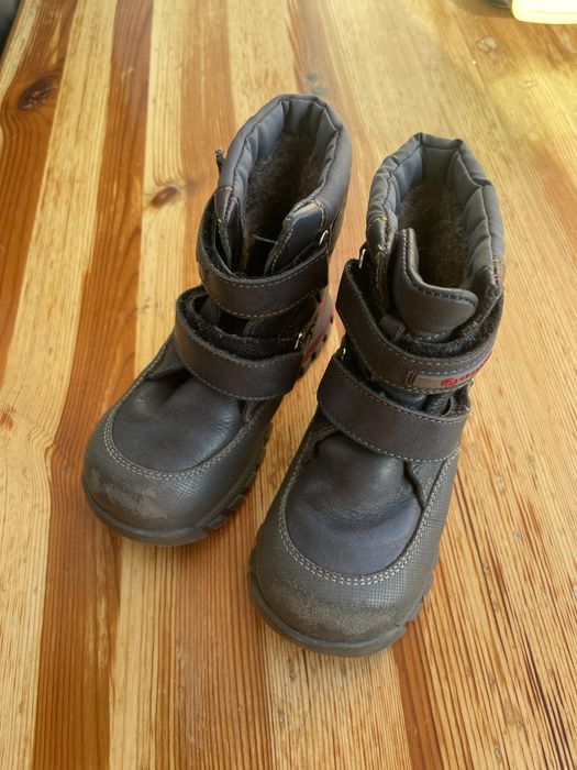 Продаю зимнии сапоги р 25.