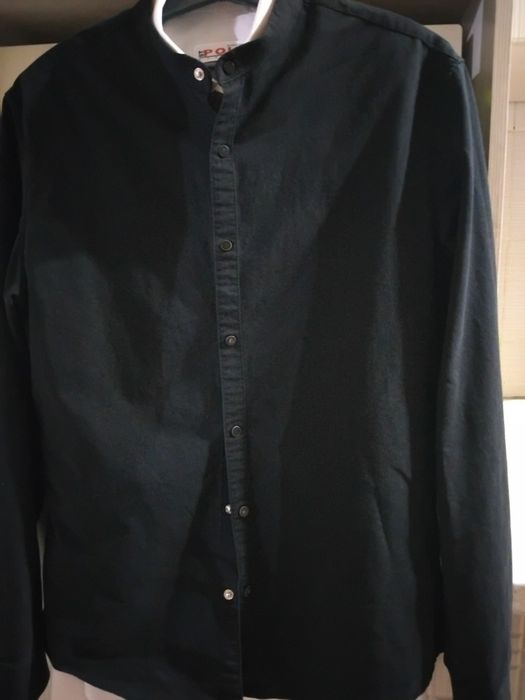 Продам 2 рубашки для школы