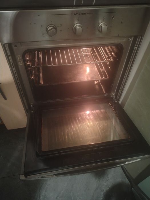 Продам встроенную духовку