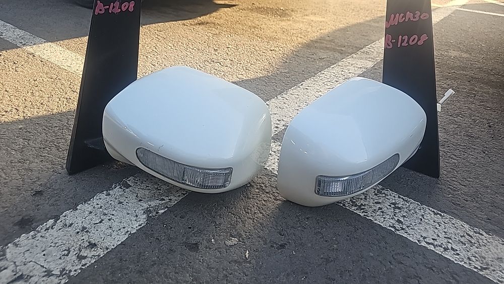 Продам зеркала с повторителем