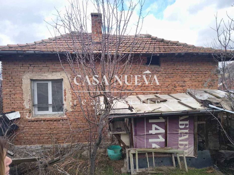 Къща в гр.Перник, кв.Бела вода