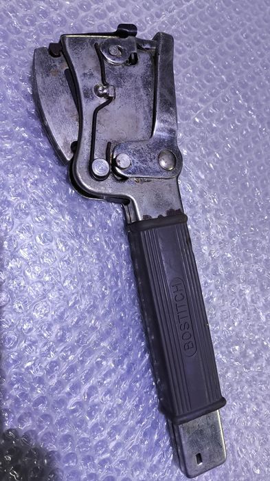 2 броя чук телбод (такер)