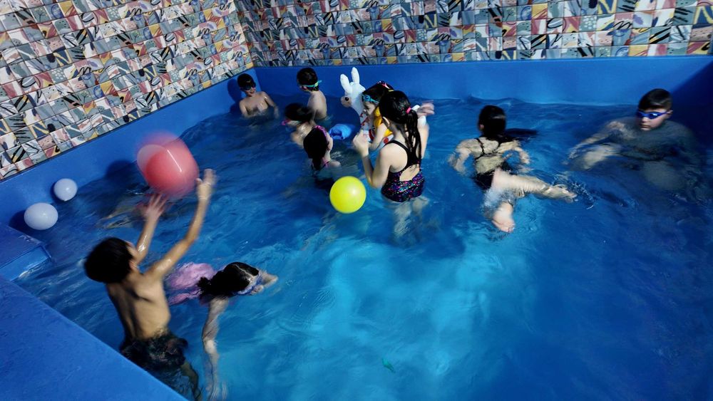 Vând afacere activă – Loc de joacă pentru copii cu piscină încălzită | Sector 2, București – URGENT