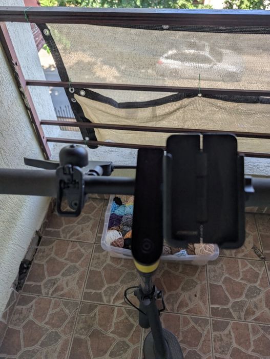 Trotinetă electrică Xiaomi – foarte comodă pentru oraș, stare bună