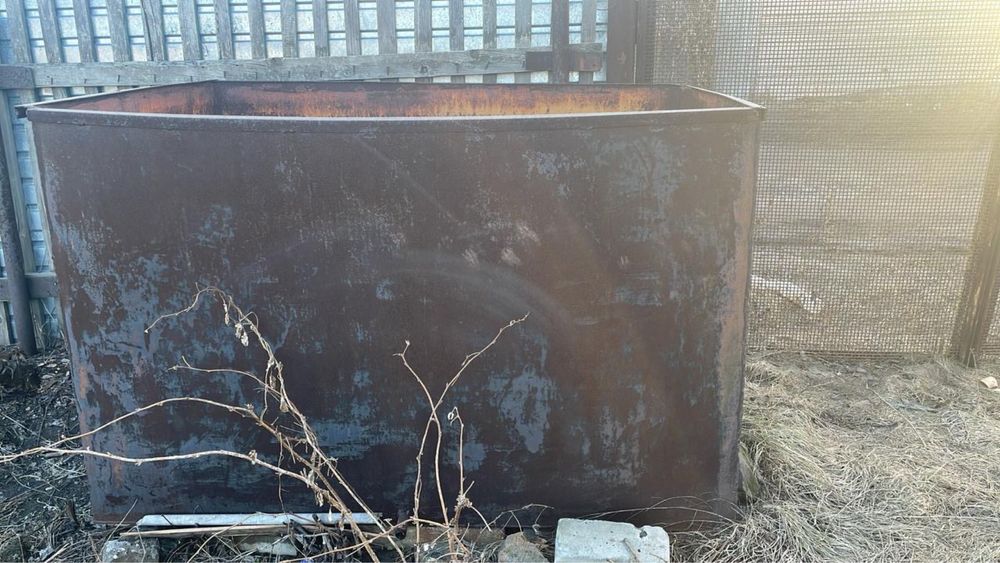 Продам емкость для воды.