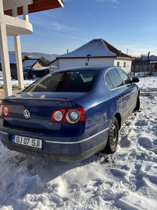 Vand passat b6 1.9D an 2007 sau schimb cu bmw e46 1300€
