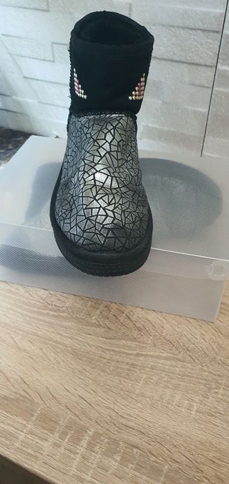 Зимняя обувь. Уги