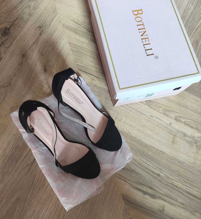 Sandale Felicia, negre / Botinelli