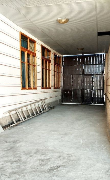 Кармана 2 булим эски 5 xovli 8 sotihli  zamonaviy barcha sharoiti bila