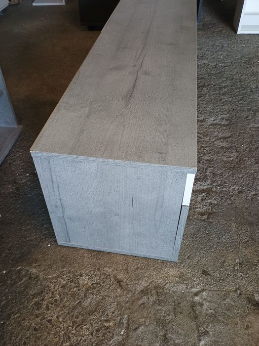 Тв шкаф с чекмедже и рафтчета