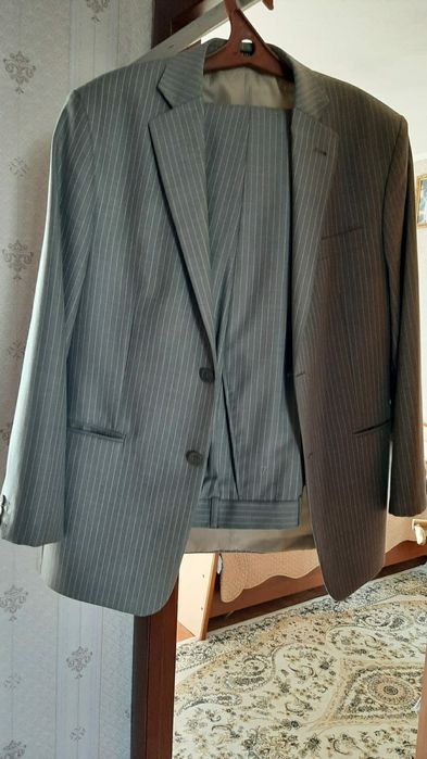 Продам брючный костюм