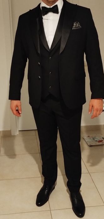 Vând costum de mire și pantofi de piele